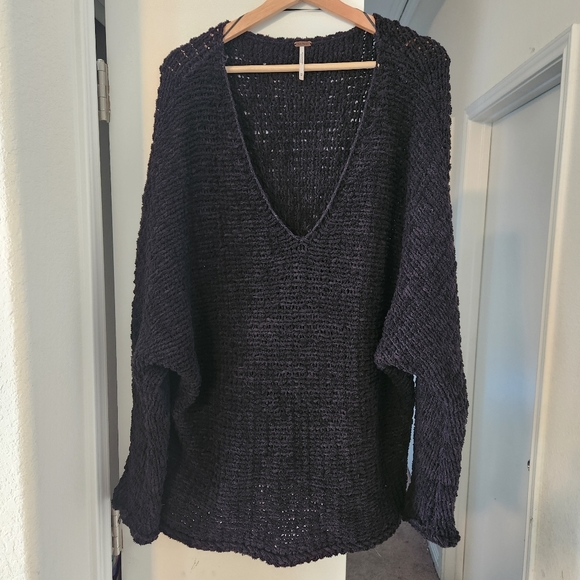 Free People Sweater Womens Med Black Pullover Chunky Oversized Knit Crocheted - Picture 1 of 7